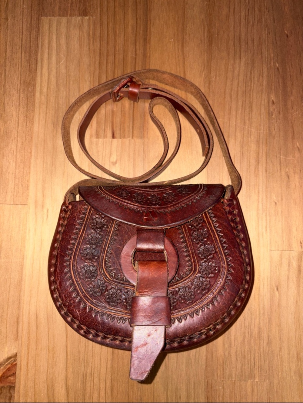 Hand-Tooled Brown Leather Crossbody Bag - Picture 3 of 7